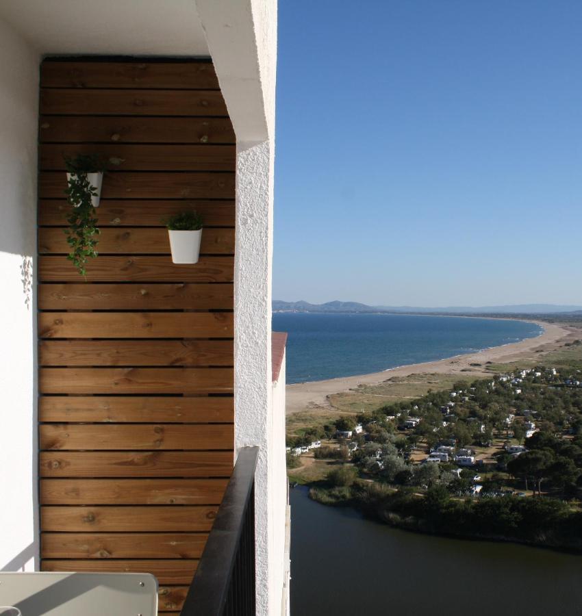 Empuria Beach D-Luxe Empuriabrava Bagian luar foto