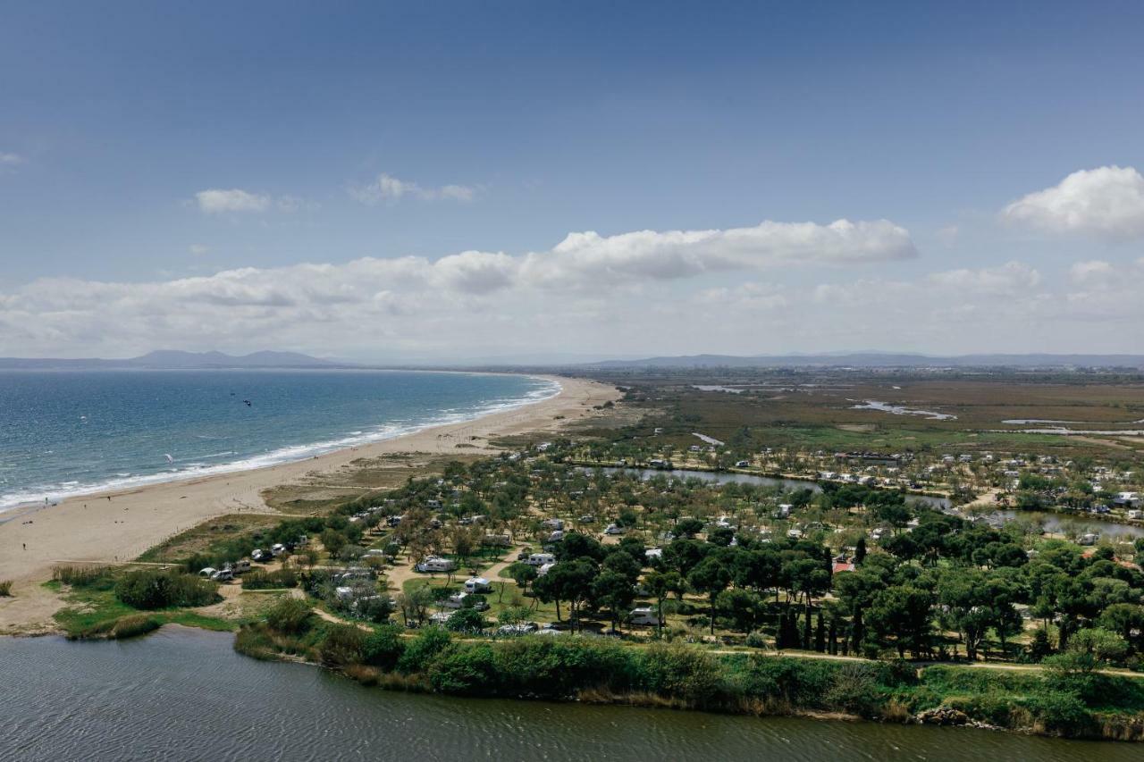 Empuria Beach D-Luxe Empuriabrava Bagian luar foto